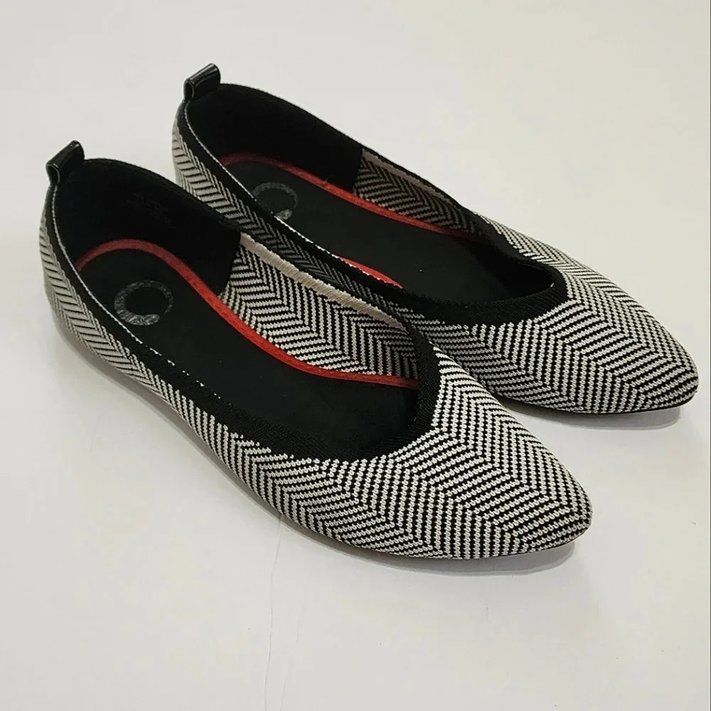 Journee Collection Women Karise Ballet Flats, Size 6.5